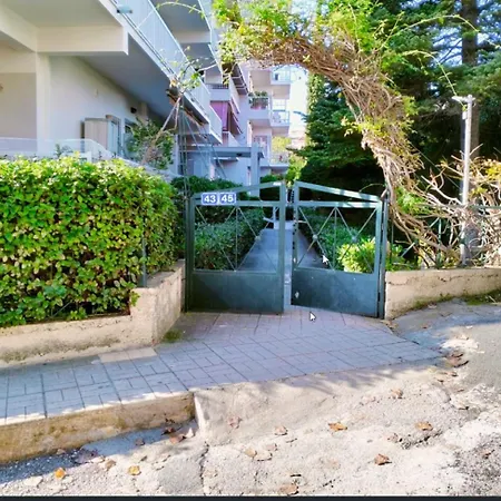 Νέο Ανακαινισμένο Διαμέρισμα 70Τμ Στο Μαρούσι Athens Exterior photo